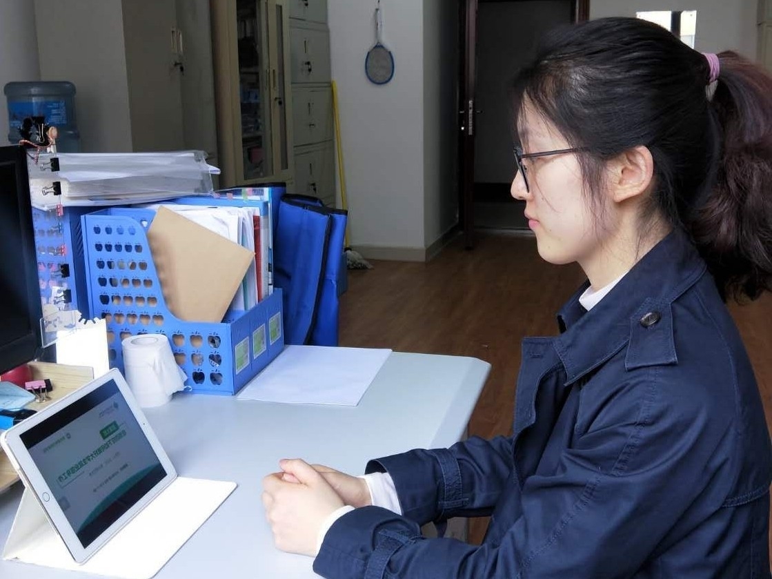 外院 冯婉祺 学习照.jpg 外院 冯婉祺 学习照.jpg